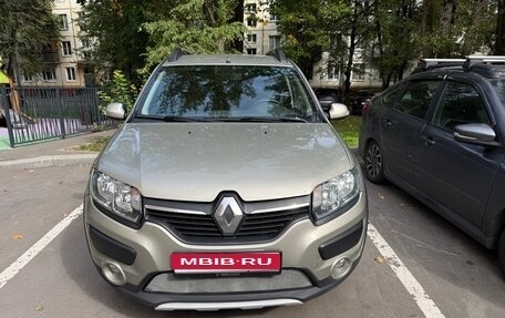 Renault Sandero II рестайлинг, 2015 год, 670 000 рублей, 1 фотография