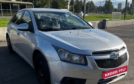 Chevrolet Cruze II, 2010 год, 550 000 рублей, 2 фотография