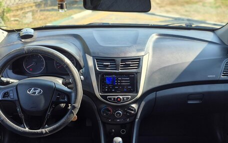 Hyundai Solaris II рестайлинг, 2012 год, 950 000 рублей, 12 фотография