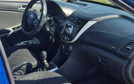 Hyundai Solaris II рестайлинг, 2012 год, 950 000 рублей, 10 фотография