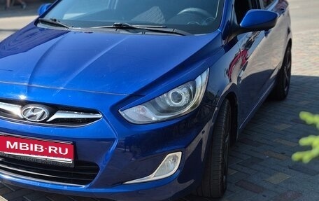 Hyundai Solaris II рестайлинг, 2012 год, 950 000 рублей, 3 фотография