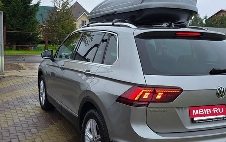 Volkswagen Tiguan II, 2018 год, 3 750 000 рублей, 2 фотография