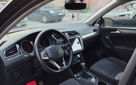 Volkswagen Tiguan II, 2021 год, 3 050 000 рублей, 2 фотография
