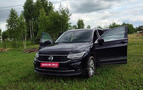 Volkswagen Tiguan II, 2021 год, 3 050 000 рублей, 3 фотография