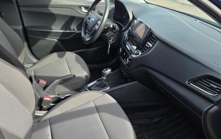 Hyundai Solaris II рестайлинг, 2021 год, 1 650 000 рублей, 6 фотография