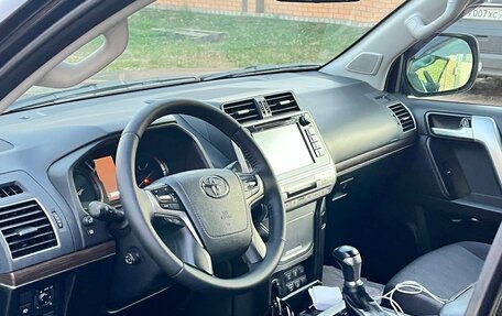 Toyota Land Cruiser Prado 150 рестайлинг 2, 2019 год, 4 250 000 рублей, 5 фотография