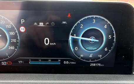 Hyundai Staria, 2022 год, 5 500 000 рублей, 3 фотография