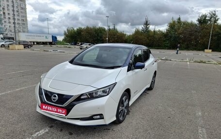 Nissan Leaf II, 2019 год, 2 500 000 рублей, 1 фотография