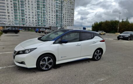 Nissan Leaf II, 2019 год, 2 500 000 рублей, 2 фотография