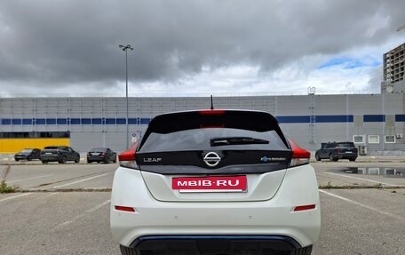 Nissan Leaf II, 2019 год, 2 500 000 рублей, 5 фотография