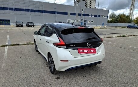 Nissan Leaf II, 2019 год, 2 500 000 рублей, 4 фотография