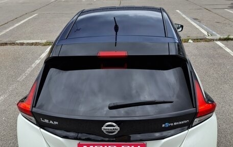 Nissan Leaf II, 2019 год, 2 500 000 рублей, 10 фотография