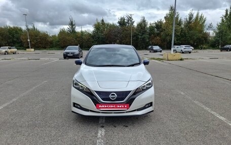 Nissan Leaf II, 2019 год, 2 500 000 рублей, 8 фотография