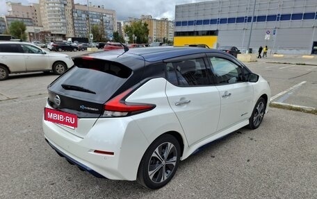 Nissan Leaf II, 2019 год, 2 500 000 рублей, 13 фотография