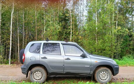 Chevrolet Niva I рестайлинг, 2010 год, 320 000 рублей, 3 фотография