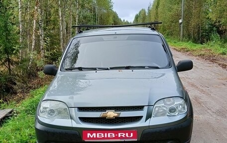 Chevrolet Niva I рестайлинг, 2010 год, 320 000 рублей, 1 фотография