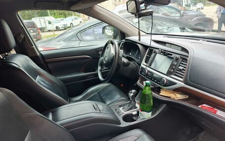 Toyota Highlander III, 2014 год, 1 950 000 рублей, 3 фотография