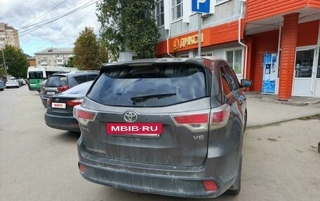 Toyota Highlander III, 2014 год, 1 950 000 рублей, 7 фотография