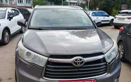 Toyota Highlander III, 2014 год, 1 950 000 рублей, 5 фотография