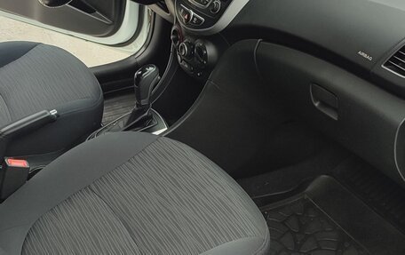 Hyundai Solaris II рестайлинг, 2015 год, 950 000 рублей, 10 фотография