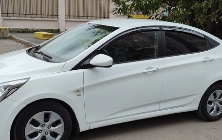 Hyundai Solaris II рестайлинг, 2015 год, 950 000 рублей, 16 фотография
