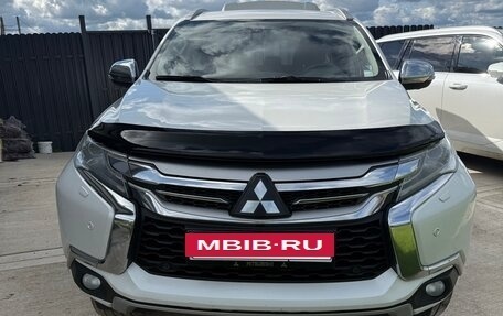 Mitsubishi Pajero Sport III рестайлинг, 2018 год, 3 200 000 рублей, 3 фотография