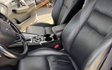 Mitsubishi Pajero Sport III рестайлинг, 2018 год, 3 200 000 рублей, 8 фотография