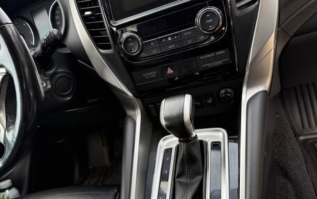 Mitsubishi Pajero Sport III рестайлинг, 2018 год, 3 200 000 рублей, 11 фотография