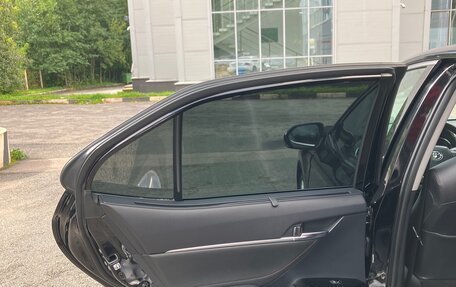 Toyota Camry, 2018 год, 2 000 000 рублей, 14 фотография