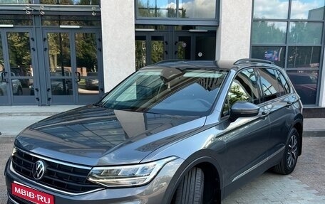 Volkswagen Tiguan II, 2021 год, 2 790 000 рублей, 1 фотография
