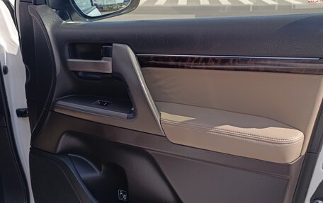 Toyota Land Cruiser 200, 2011 год, 2 900 000 рублей, 12 фотография