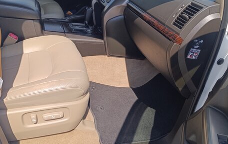 Toyota Land Cruiser 200, 2011 год, 2 900 000 рублей, 17 фотография
