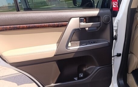 Toyota Land Cruiser 200, 2011 год, 2 900 000 рублей, 14 фотография