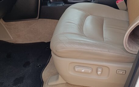 Toyota Land Cruiser 200, 2011 год, 2 900 000 рублей, 19 фотография