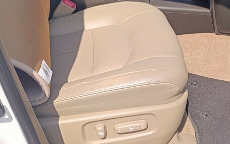 Toyota Land Cruiser 200, 2011 год, 2 900 000 рублей, 20 фотография