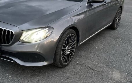 Mercedes-Benz E-Класс, 2017 год, 3 050 000 рублей, 3 фотография