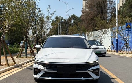Hyundai Elantra, 2023 год, 1 150 000 рублей, 2 фотография