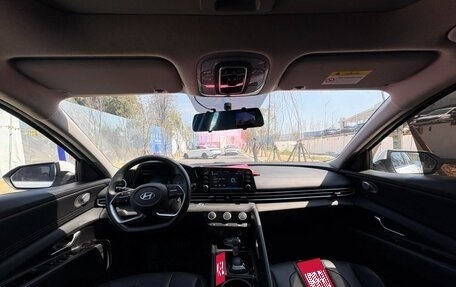 Hyundai Elantra, 2023 год, 1 150 000 рублей, 9 фотография