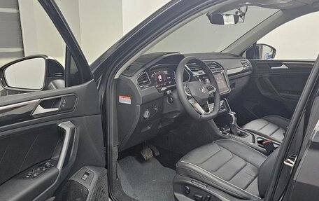 Volkswagen Tiguan II, 2022 год, 2 810 000 рублей, 6 фотография