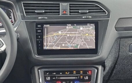Volkswagen Tiguan II, 2022 год, 2 810 000 рублей, 14 фотография