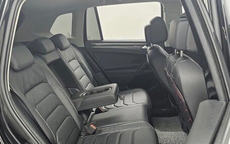 Volkswagen Tiguan II, 2022 год, 2 810 000 рублей, 15 фотография