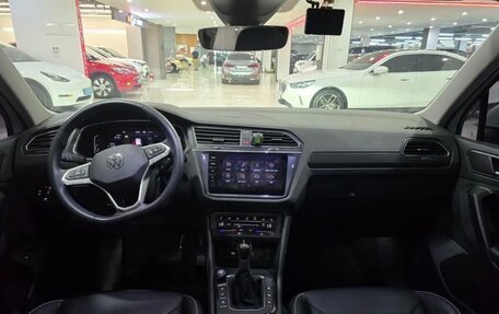 Volkswagen Tiguan II, 2022 год, 2 930 000 рублей, 8 фотография