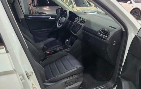 Volkswagen Tiguan II, 2022 год, 2 930 000 рублей, 7 фотография