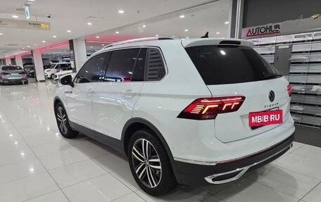 Volkswagen Tiguan II, 2022 год, 2 930 000 рублей, 4 фотография