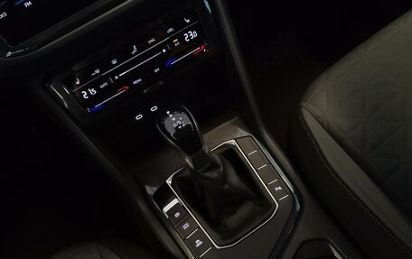 Volkswagen Tiguan II, 2021 год, 2 950 000 рублей, 13 фотография