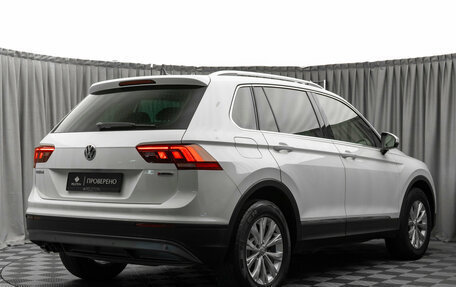 Volkswagen Tiguan II, 2018 год, 2 420 000 рублей, 5 фотография