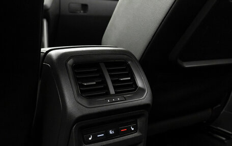 Volkswagen Tiguan II, 2018 год, 2 420 000 рублей, 14 фотография