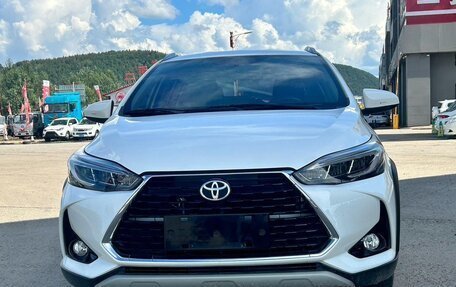 Toyota Yaris XP150 рестайлинг, 2022 год, 980 000 рублей, 2 фотография