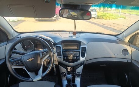 Chevrolet Cruze II, 2011 год, 470 000 рублей, 3 фотография