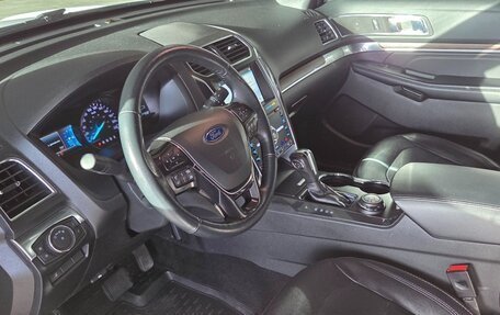 Ford Explorer VI, 2019 год, 2 700 000 рублей, 3 фотография